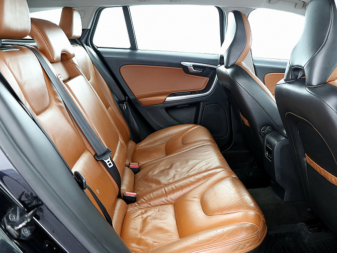 Volvo V60 Summum AWD 4x4 ATM 2.4 D5 151kW Tallina - foto 7
