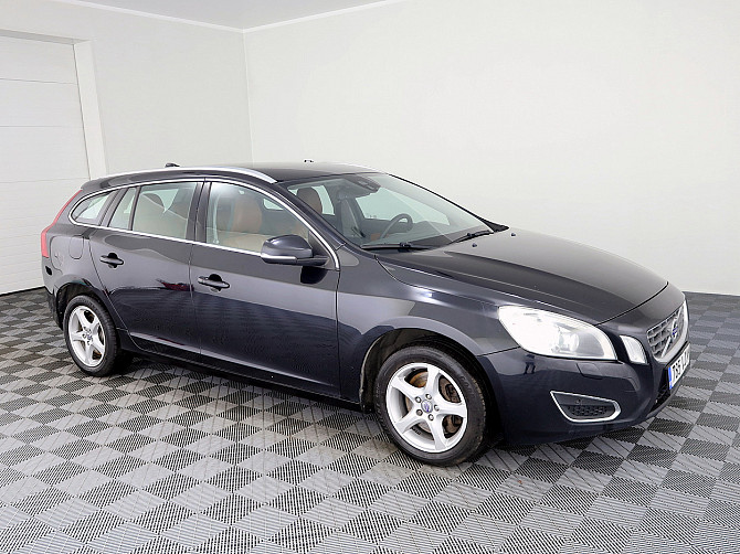 Volvo V60 Summum AWD 4x4 ATM 2.4 D5 151kW Tallina - foto 1