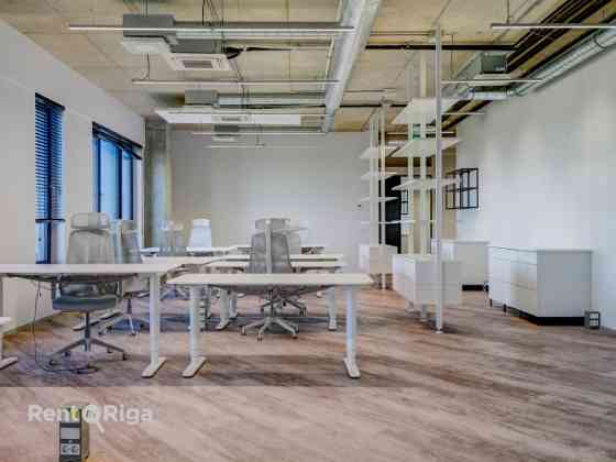 Modern office with an open-plan layout on the 10th floor of the Place Eleven office building.  6 par Rīga