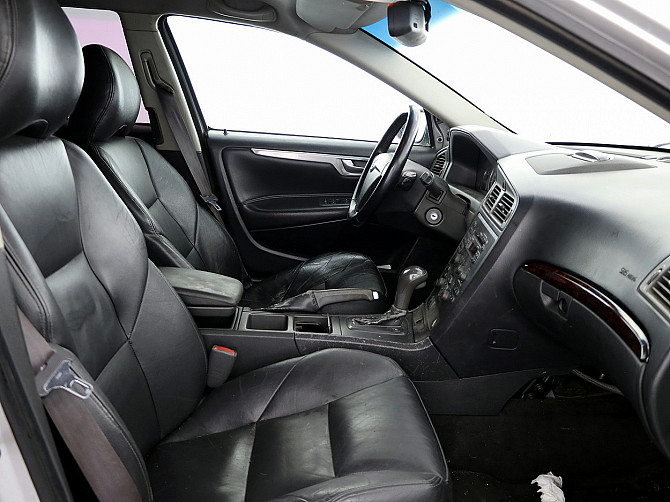 Volvo V70 Summum ATM 2.4 D5 120kW Таллин - изображение 6