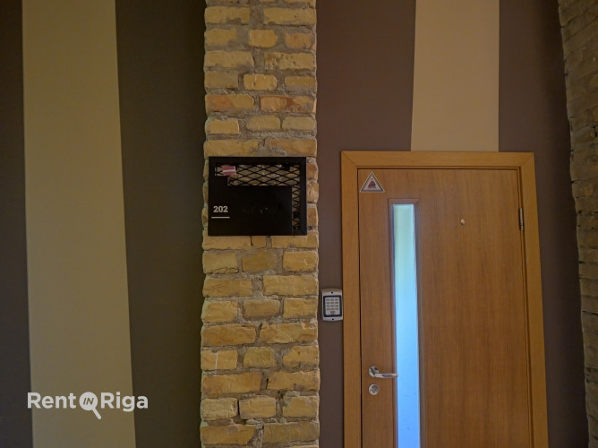 Офис в индустриальном стиле в Югле с видом на улицу Бривибас.  Aрендa офиснoго Рига - изображение 14