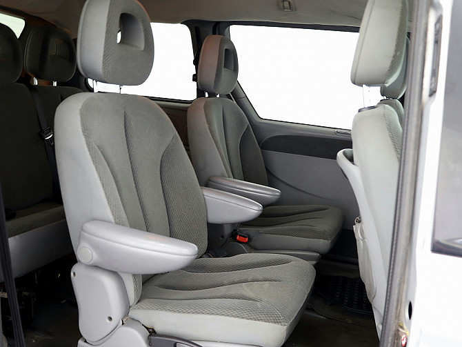 Chrysler Voyager Comfort ATM 2.8 CRD 110kW Tallina - foto 7