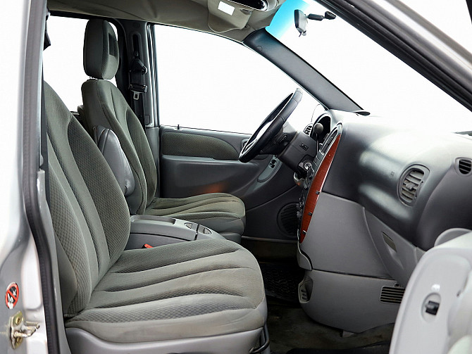 Chrysler Voyager Comfort ATM 2.8 CRD 110kW Tallina - foto 6