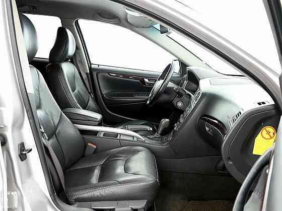 Volvo XC70 Summum AWD ATM 2.4 D5 120kW Таллин