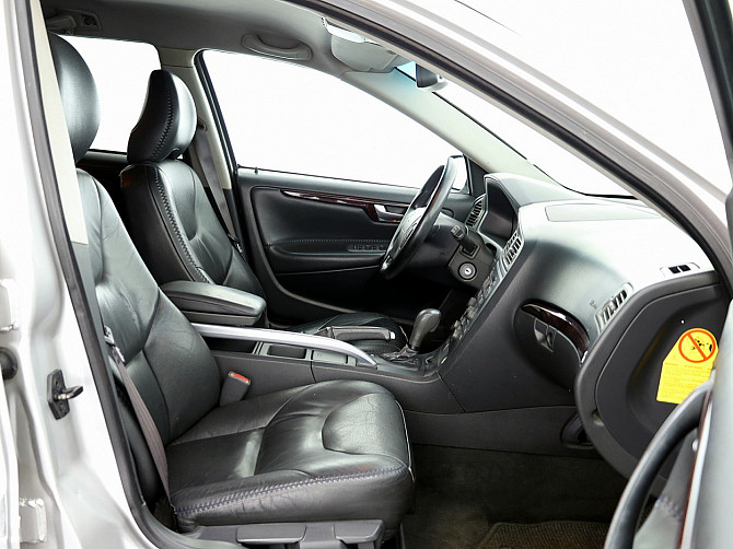 Volvo XC70 Summum AWD ATM 2.4 D5 120kW Таллин - изображение 6