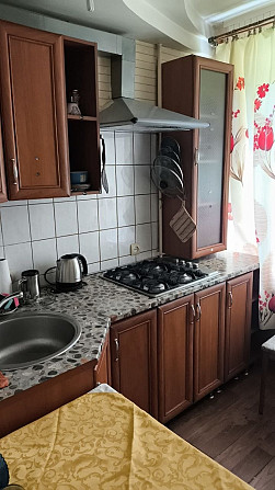 2-istabu dzīvoklis Hruščovkas sērijas ķieģeļu mājā Slokā, Jūrmalā, Dzirnavu iela 39A. Platība 35... Юрмала - изображение 4