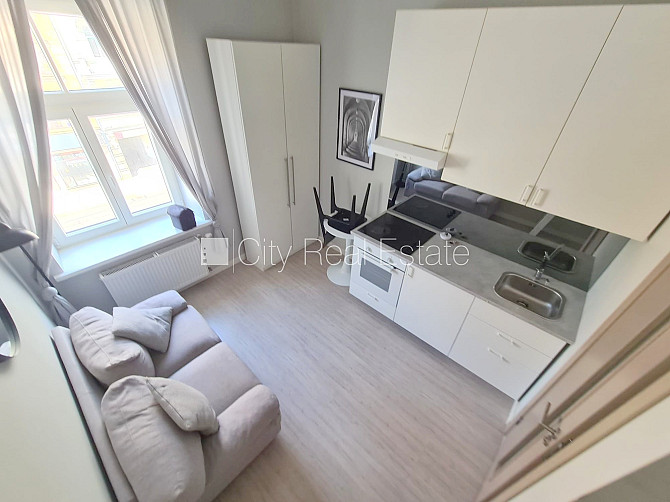 Fasādes māja, renovēta māja, slēgts pagalms, ieeja no ielas, kāpņu telpa pēc kapitālā Rīga - foto 17