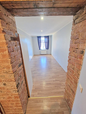 Fasādes māja, renovēta māja, slēgts pagalms, ieeja no ielas un pagalma, kāpņu telpa pēc Rīga - foto 7