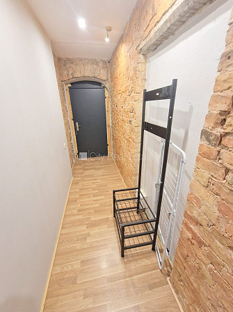 Pagalma ēka, renovēta māja, slēgts pagalms, ieeja no ielas, kāpņu telpa pēc kosmētiskā Rīga - foto 12