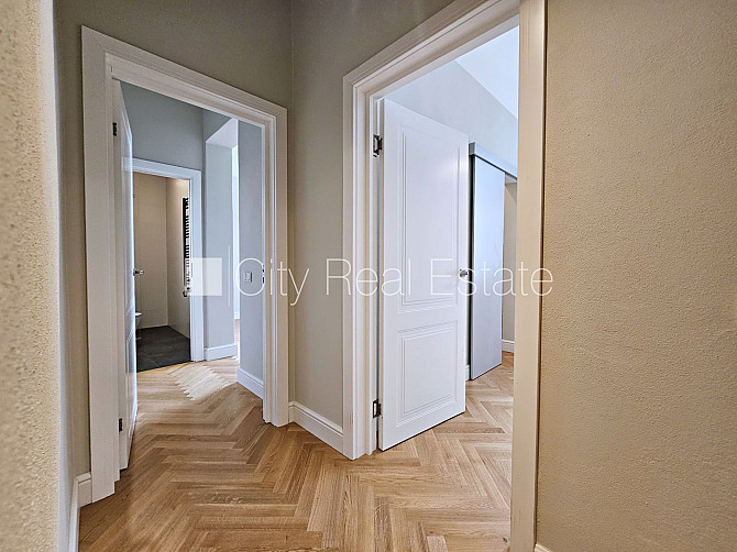 Restaurēta māja, iežogota teritorija, terase, plašs skats no loga, divstāvīgs, istabas Rīga - foto 20