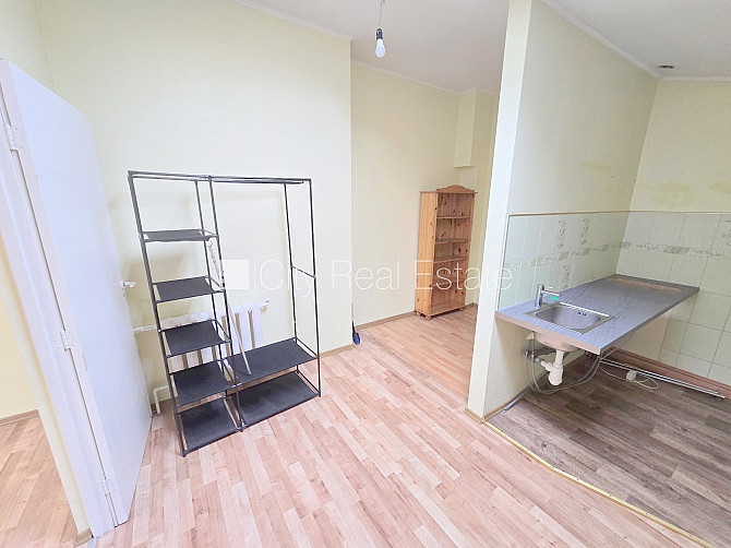Fasādes māja, renovēta māja, vieta automašīnai, ieeja no pagalma, mansards, kāpņu telpa Rīga - foto 8
