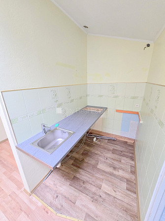 Fasādes māja, renovēta māja, vieta automašīnai, ieeja no pagalma, mansards, kāpņu telpa Rīga - foto 9