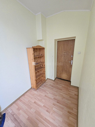 Fasādes māja, renovēta māja, vieta automašīnai, ieeja no pagalma, mansards, kāpņu telpa Rīga - foto 16