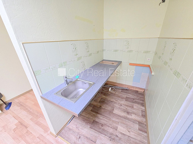 Fasādes māja, renovēta māja, vieta automašīnai, ieeja no pagalma, mansards, kāpņu telpa Rīga - foto 12