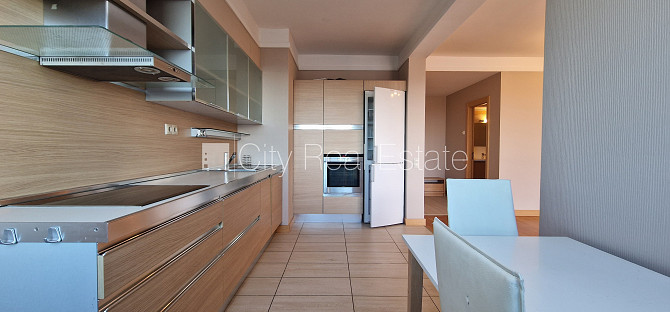 Fasādes māja, renovēta māja, ieeja no ielas, ir lifts, terase, logi vērsti mājas abās Rīga - foto 8
