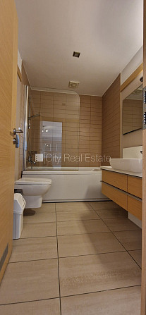 Fasādes māja, renovēta māja, ieeja no ielas, ir lifts, terase, logi vērsti mājas abās Rīga - foto 13