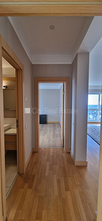 Fasādes māja, renovēta māja, ieeja no ielas, ir lifts, terase, logi vērsti mājas abās Rīga - foto 10