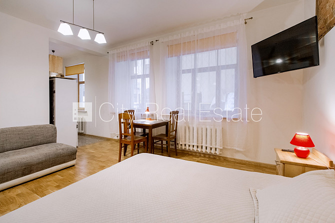 Fasādes māja, renovēta māja, slēgts pagalms, ieeja no ielas un pagalma, kāpņu telpa pēc Rīga - foto 10