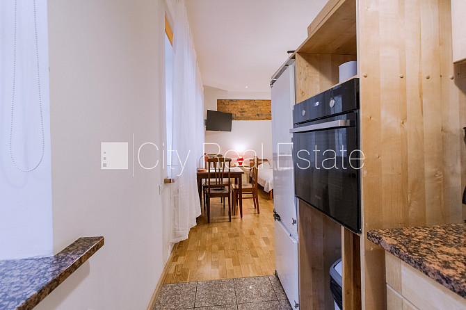 Fasādes māja, renovēta māja, slēgts pagalms, ieeja no ielas un pagalma, kāpņu telpa pēc Rīga - foto 17