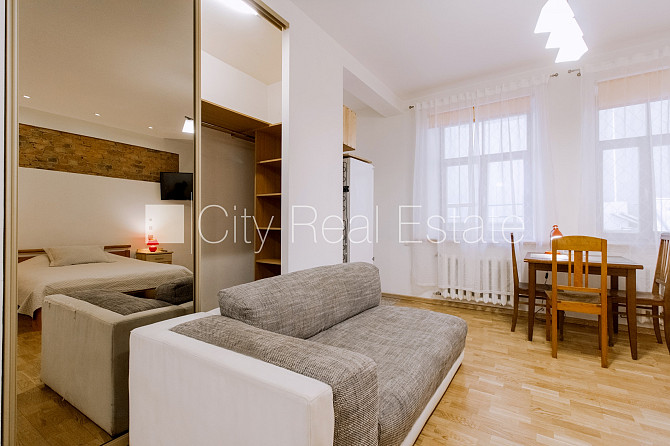 Fasādes māja, renovēta māja, slēgts pagalms, ieeja no ielas un pagalma, kāpņu telpa pēc Rīga - foto 9