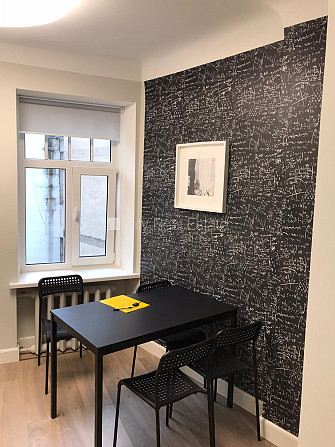 Fasādes māja, renovēta māja, maksas stāvvieta, ieeja no ielas, kāpņu telpa pēc kapitālā Rīga - foto 10