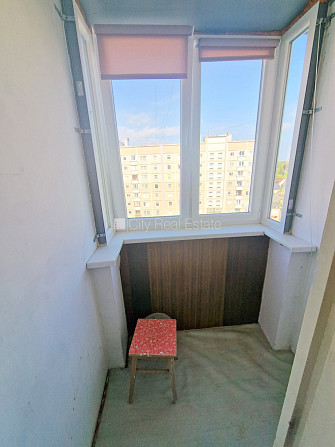 Pagalma ēka, ieeja no pagalma, divas lodžijas, logi vērsti mājas abās pusēs, plašs skats no Rīga - foto 12