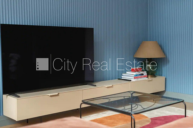 Renovēta māja, luksuss apartamenti  82 m2, ir lifts, kāpņu telpa pēc kapitālā remonta, logi Rīga - foto 6