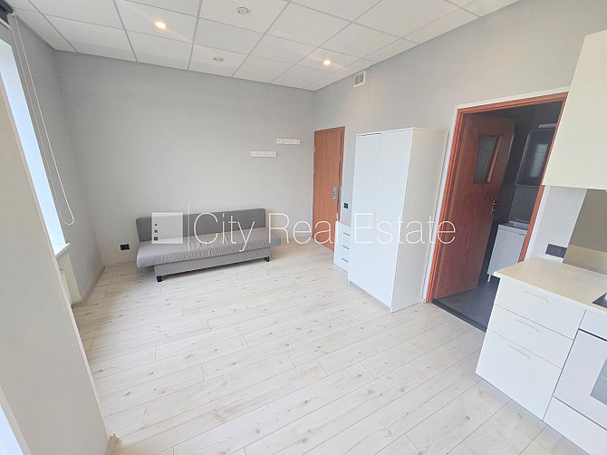 Fasādes māja, renovēta māja, ieeja no ielas, ir lifts, kāpņu telpa pēc kapitālā remonta, Rīga - foto 11