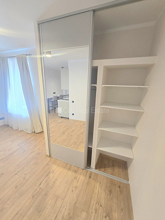 Pagalma ēka, slēgts pagalms, ieeja no ielas un pagalma, kāpņu telpa pēc kosmētiskā remonta, Rīga - foto 17
