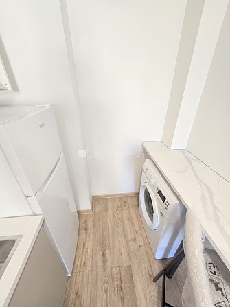 Pagalma ēka, slēgts pagalms, ieeja no ielas un pagalma, kāpņu telpa pēc kosmētiskā remonta, Rīga - foto 6