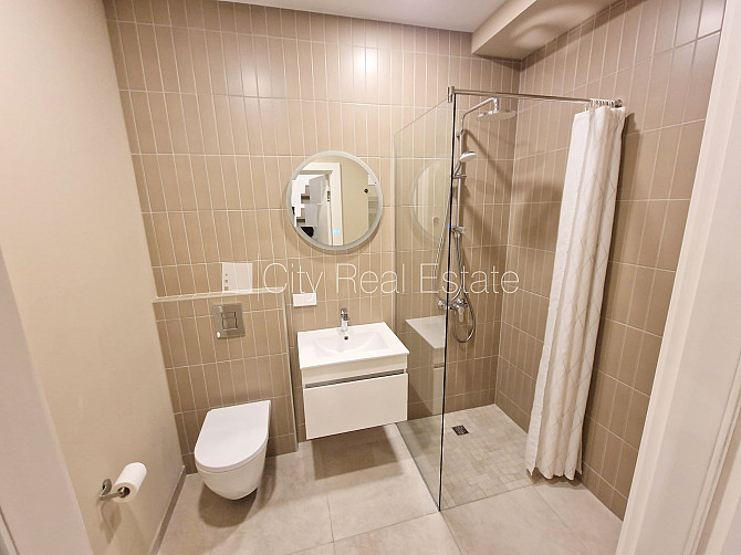 Pagalma māja, renovēta māja, slēgts pagalms, ieeja no pagalma, ir lifts, kāpņu telpa pēc Rīga - foto 10