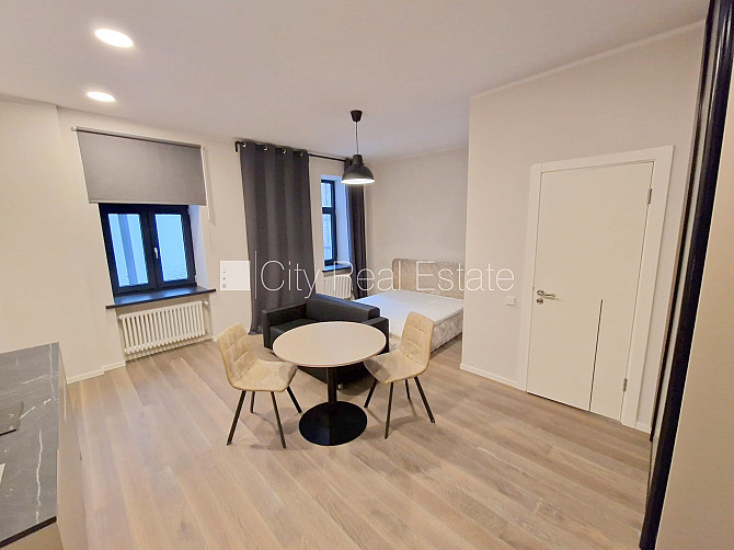 Pagalma māja, renovēta māja, slēgts pagalms, ieeja no pagalma, ir lifts, kāpņu telpa pēc Rīga - foto 3