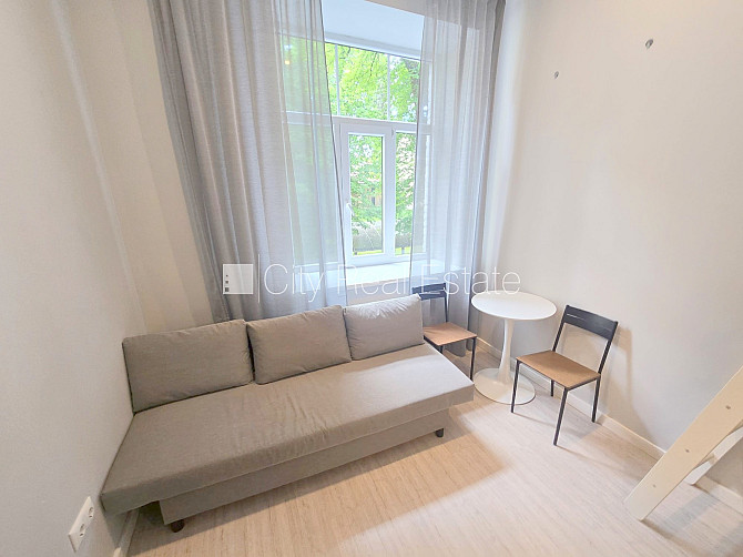 Fasādes māja, renovēta māja, slēgts pagalms, ieeja no ielas, kāpņu telpa pēc kapitālā Rīga - foto 11