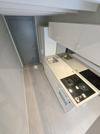 Fasādes māja, renovēta māja, slēgts pagalms, ieeja no ielas, kāpņu telpa pēc kapitālā Rīga - foto 16