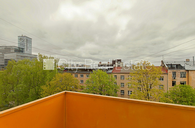 Fasādes māja, slēgts pagalms, vieta automašīnai, ir lifts, balkons, sauna, logi vērsti mājas Rīga - foto 14