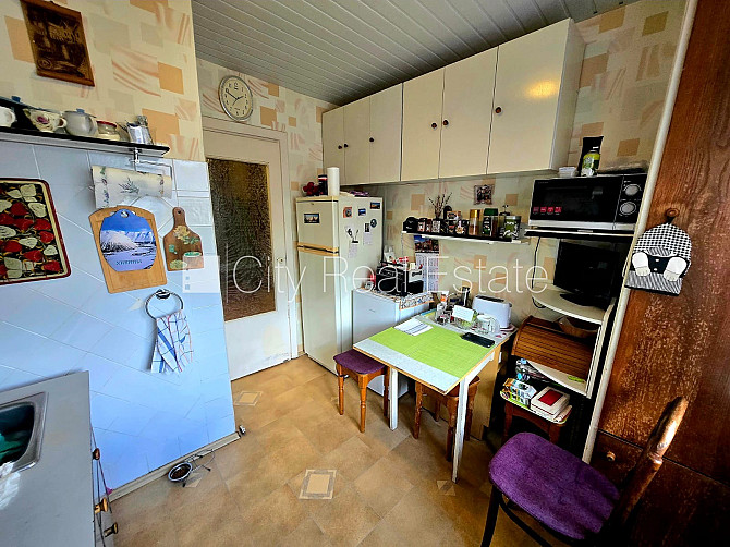 Zeme īpašumā, labiekārtota apzaļumota teritorija, lodžija, logi vērsti mājas abās pusēs, Rīga - foto 5