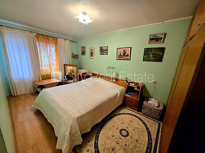 Zeme īpašumā, labiekārtota apzaļumota teritorija, lodžija, logi vērsti mājas abās pusēs, Rīga - foto 7