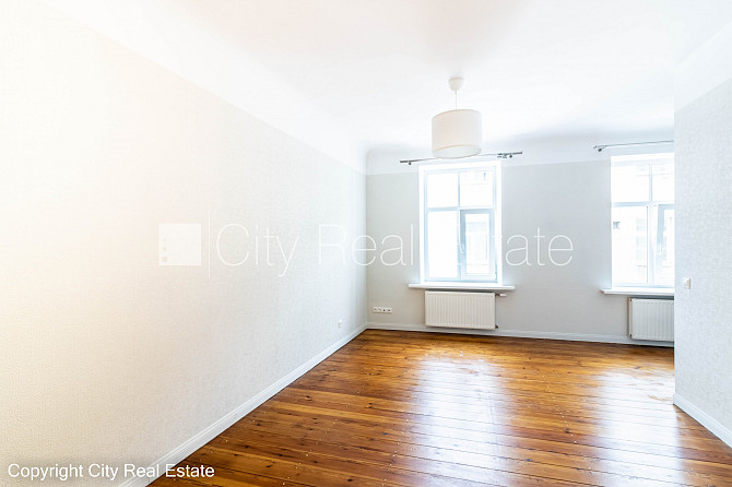 Pagalma māja, slēgts pagalms, iežogota teritorija, ieeja no pagalma, studio tipa, virtuve Rīga - foto 9