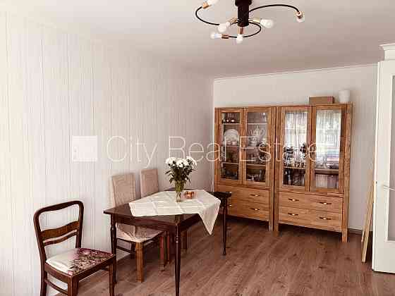 Оплата аренды земли 4,33 EUR/месяц, металическое покрытие крыши, межэтажные Rīga