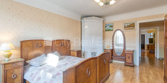 Fasādes māja, slēgts pagalms, vieta automašīnai, ieeja no pagalma, kāpņu telpa pēc Rīga - foto 14