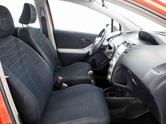 Toyota Yaris Linea Sol A-C 1.3 64kW Tallina
