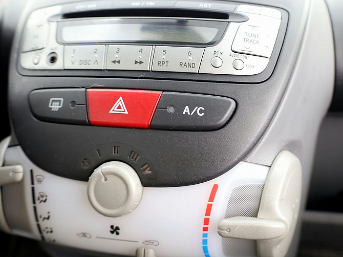 Toyota Aygo Linea Sol A-C 1.0 50kW Tallina - foto 8