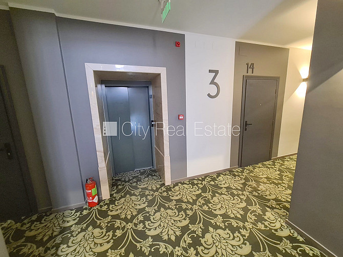 Fasādes māja, renovēta māja, slēgts pagalms, ieeja no pagalma, ir lifts, kāpņu telpa pēc Rīga - foto 16