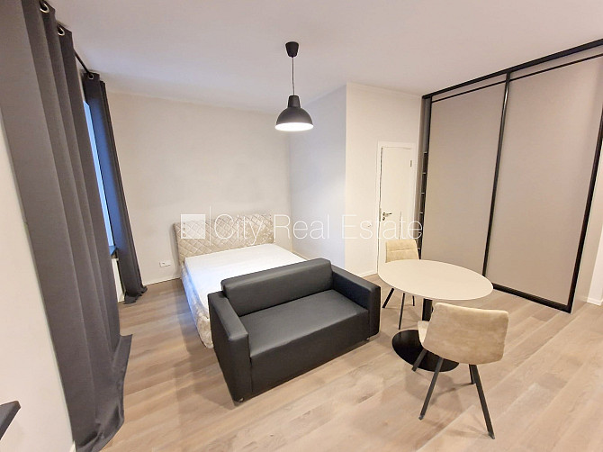 Дом во дворе, реновированный дом, закрытый двор, вход со двора, лифт, лестничная Рига - изображение 4