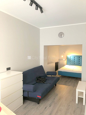 Pagalma ēka, ieeja no ielas un pagalma, logi vērsti uz pagalma pusi, studio tipa, virtuve Rīga - foto 15