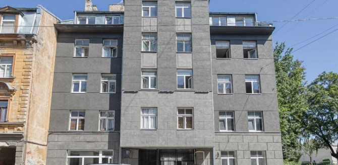 Солнечная квартира с отдельной кухней и терассой, расположенная в центре Риги в Рига - изображение 1