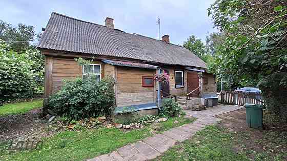 Īpašums sastāv no koka dzīvojamās ēkas (97 m) un plaša zemes gabala (1106 m), kas gaida jaunus, saim Тукумс и район