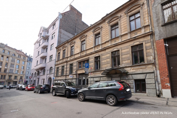 Gaišas telpas pie Miera ielas ar skaistu dārzu pagalmā.  Īpašumā nesen veikts kapitālais Rīga - foto 2