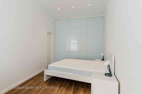 Recently repaired two-bedroom apartment in the heart of the city. Fully furnished and equipped. The  Рига