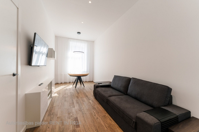 Recently repaired two-bedroom apartment in the heart of the city. Fully furnished and equipped. The  Рига - изображение 1